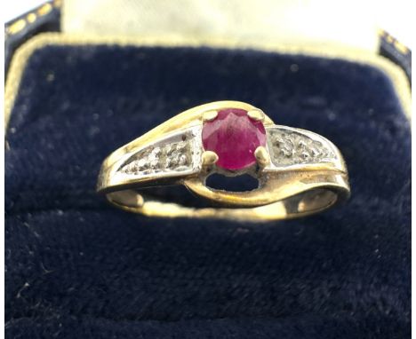 9ct Gold Vintage Diamond &amp; Ruby Set Dress Ring (1.4g)