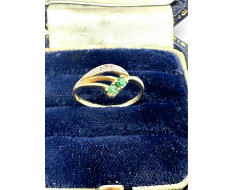 14ct Gold Emerald &amp; White Gemstone Dress Ring (0.9g)