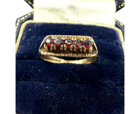 9ct Gold Vintage Garnet  Ring (2.6g)