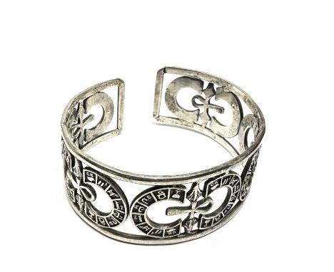 A Vintage Egyptian Silver Egyptian Revival Bangle (43g)