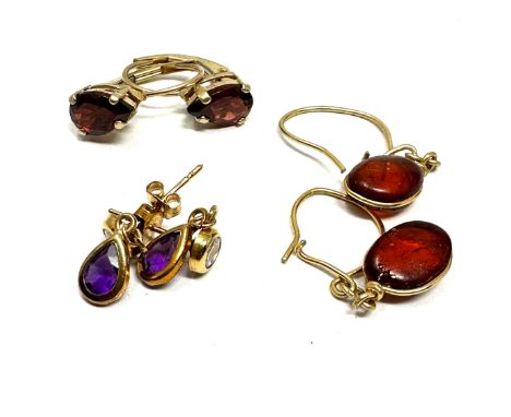3 X 9ct Gold Vintage Garnet, Amber, And Amethyst Set Drop Earrings (2.5g)