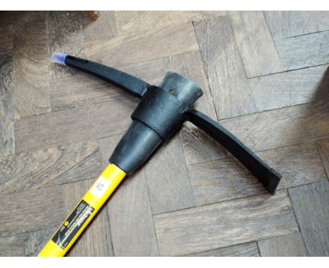 A new 5lb pick axe with 900mm fibre glass shaft 