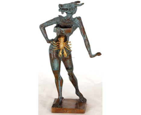 SALVADOR DALI - Werkstatt: Le Minotaure. Bronze in grüner Patina mit vergoldetem Skorpion, 1980er Jahre. Vgl. Robert und Nico