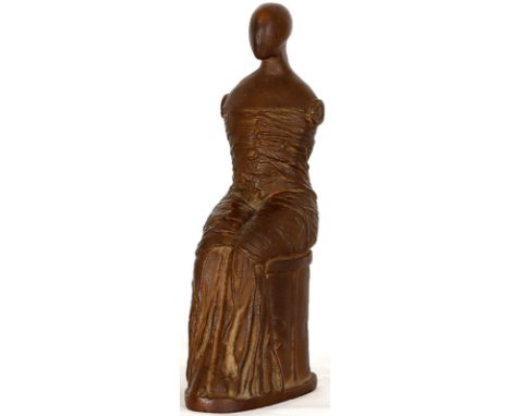 EDGAR AUGUSTIN  Recklinghausen 1936 - 1996 Hamburg: Kleine sitzende Figur. Bronze mit brauner Patina 1975. Eines von 75 Expl.