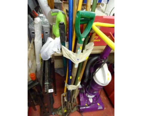 Parcel of long handled garden tools