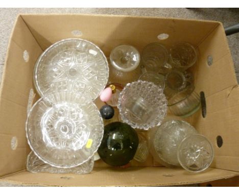 Box of vintage glassware including cakestands etc