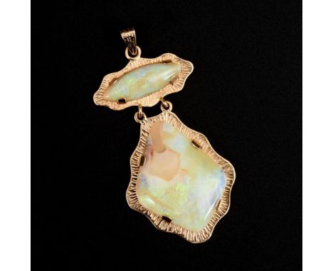 Anhänger mit Opalen                Roségold 585 gestempelt.        Opal zus. ca. 17,27 ct, Anhänger 5 x 3 cm.        8,67 g. 