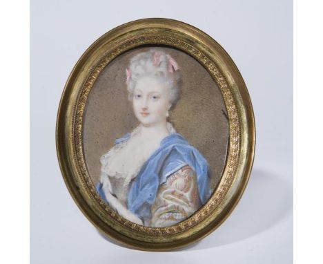 Portrait-Miniatur: Dame mit Stola    19. Jahrhundert.                    Gouache auf Elfenbein.        6 x 5 cm, Rahmen: 7,5 