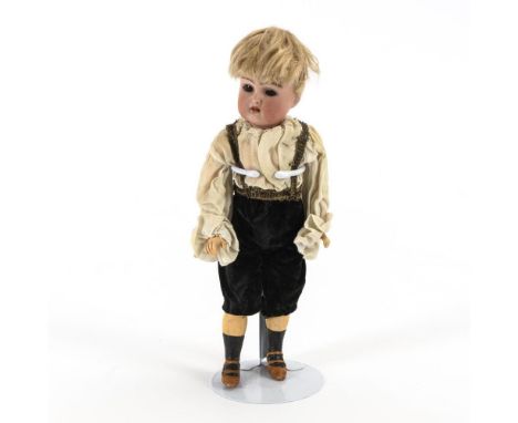 Kleiner Puppenjunge    Simon &amp; Halbig.        Gemarkt S &amp; H / K &amp; R.                    Biskuitporzellan, Masse. 
