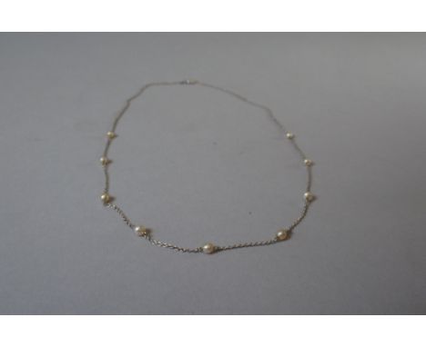A 9 Stone Pearl Necklace. 