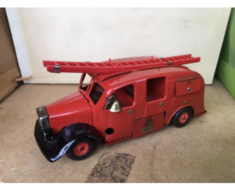 Triang minic tinplate, clockwork, Fire engine