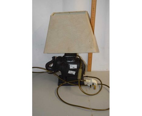 Table lamp, the base formed as an elephant