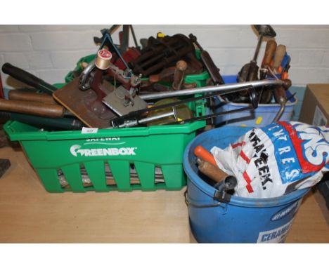 A QUANTITY OF ASSORTED HAND TOOLS, ETC 