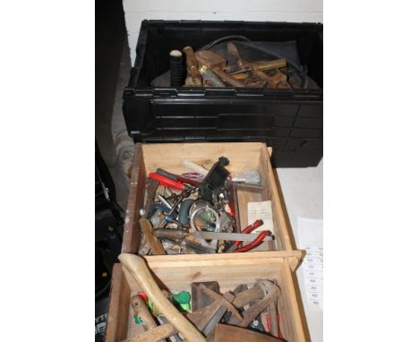 A QUANTITY OF ASSORTED TOOLS