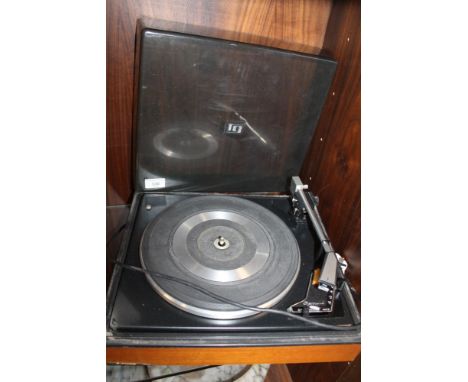 A GARRARD SP 25 MKIII RECORD DECK 