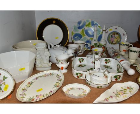 A SMALL COLLECTION OF BRANDED CERAMIC ITEMS ETC, to include a Hammersley 'Strawberry Ripe' fixed handle basket, Coalport suga