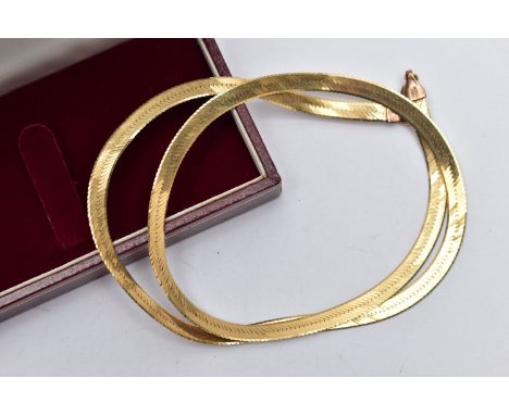 A 9CT YELLOW GOLD HERRINGBONE CHAIN, flat articulated herringbone chain, fitted with a lobster clasp, hallmarked 9ct Birmingh