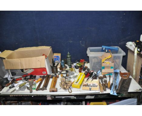 A TRAY AND A BOX CONTAINING MOSTLY WOODWORKING TOOLS including chisels, mallets, hammers, a Wolfcraft Dovetail and Comb joint