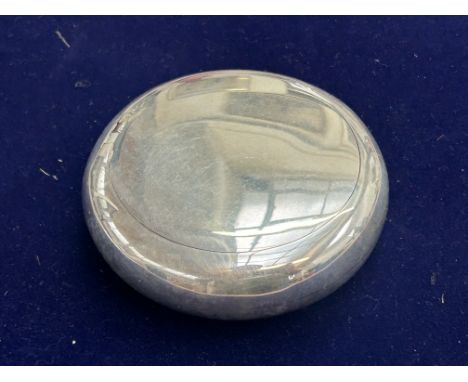 Silver snuff box 64g (hinges A/F)