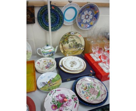 VARIOUS PLATES AND A TEAPOT, to include Royal Doulton Series Ware, Spode, Wedgwood etc