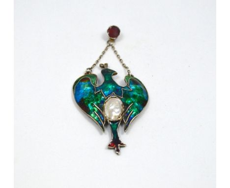 AN ENAMELLED PENDANT, depicting a bird, with oval shape mother of pearl detail, suspended from a fine link chain