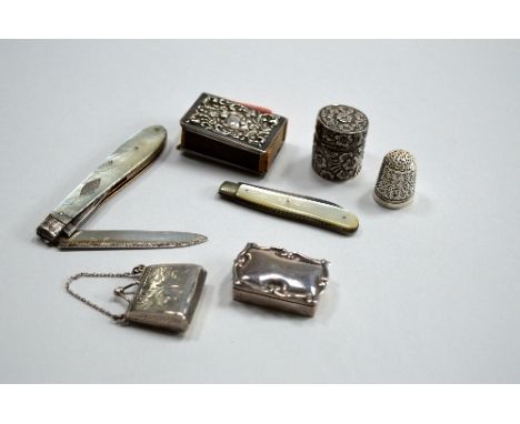 TWO SILVER AND MOTHER OF PEARL FRUIT KNIVES, novelty silver miniature hand bag and various other items (6)