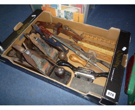 A TRAY OF WOODWORKING TOOLS, MEASURES, etc