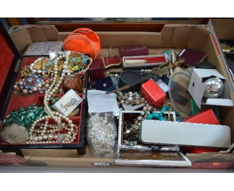 A TRAY OF MISCELLANEOUS ITEMS, to include jewellery, trinket boxes, a dagger etc