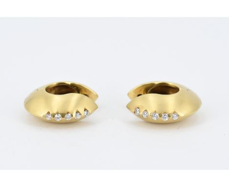 DIAMANT-CREOLEN. Herkunft: Deutschland. Datierung: Um 2000. Material: 750/- Gelbgold, Punze. Gesamtgewicht: ca. 15,0 g. Maße: