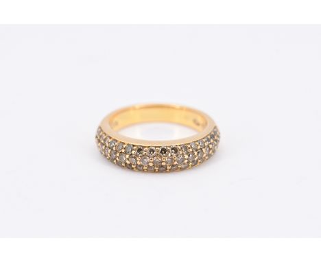 DIAMANT-RING. Herkunft: Deutschland. Datierung: Um 2000. Material: 750/- Gelbgold, Punze. Gesamtgewicht: ca. 5,5 g. EU-RM: 51