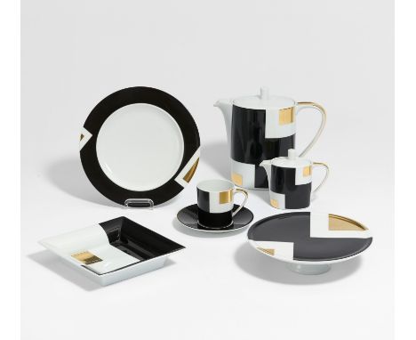 SERVICE "GEOMETRICA" FÜR 12 PERSONEN. Rosenthal. Selb. Material: Porzellan, gold und schwarz dekoriert. Beschreibung: Insgesa