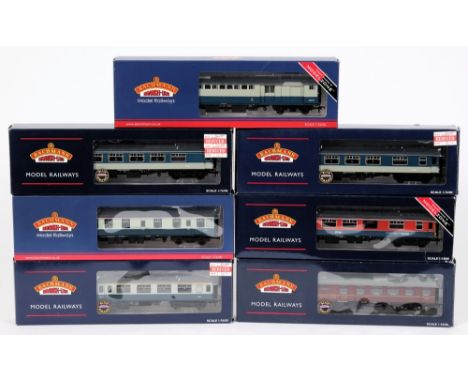 Bachmann, seven assorted passenger coaches: including Restaurant Car, Mail Car and others, all boxed (7).
