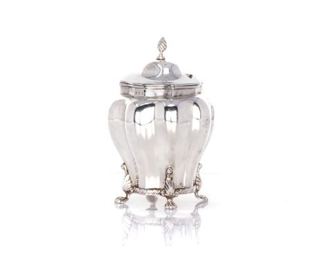A LATE VICTORIAN SILVER TEA CADDY, MAKER'S MARKS PARTIALLY RUBBED, PROBABLY GEORGE NATHAN & RIDLEY HAYES, CHESTER, 1897 of bu