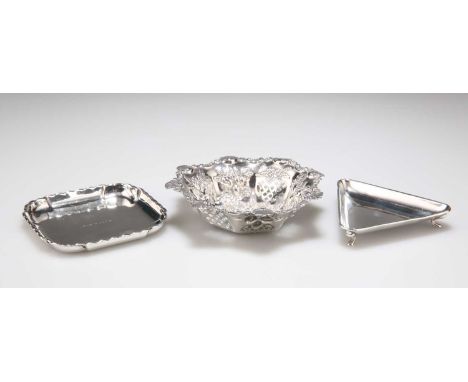 THREE SMALL SILVER DISHES, 20TH CENTURY comprising an Edwardian bon-bon dish by Walker &amp; Hall, Birmingham 1904, rounded o