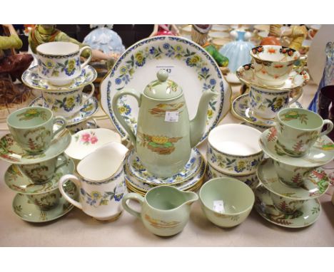 Ceramics - A Spode Flemish Green tea service for six comprising cups, saucers, sugar bowl, cream jug and tea pot, Lotus patte