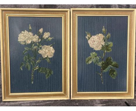 Pair of framed tapestry pictures of flowers, 32x45cm including frames / AN51 