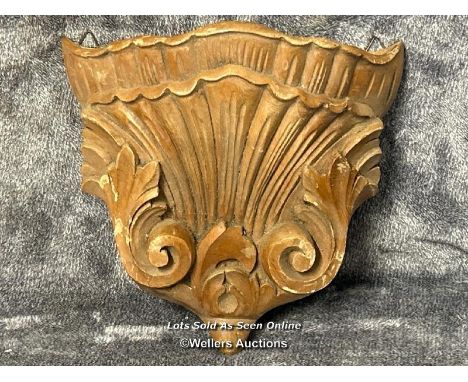 Vintage carved wooden pocket wall sconce, 22 x 20cm / AN13 