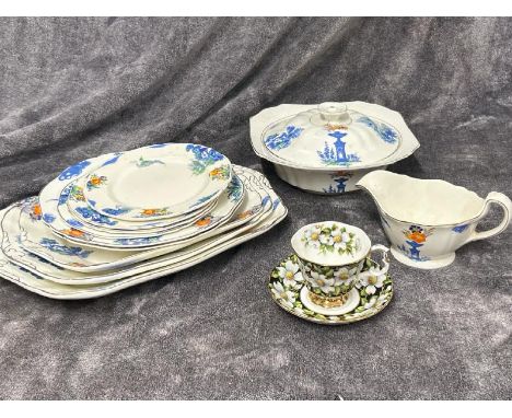 Vintage part Alfred Meakin 1930's dinner service including serving dish, platters and plates with one Royal Albert 'Provincia