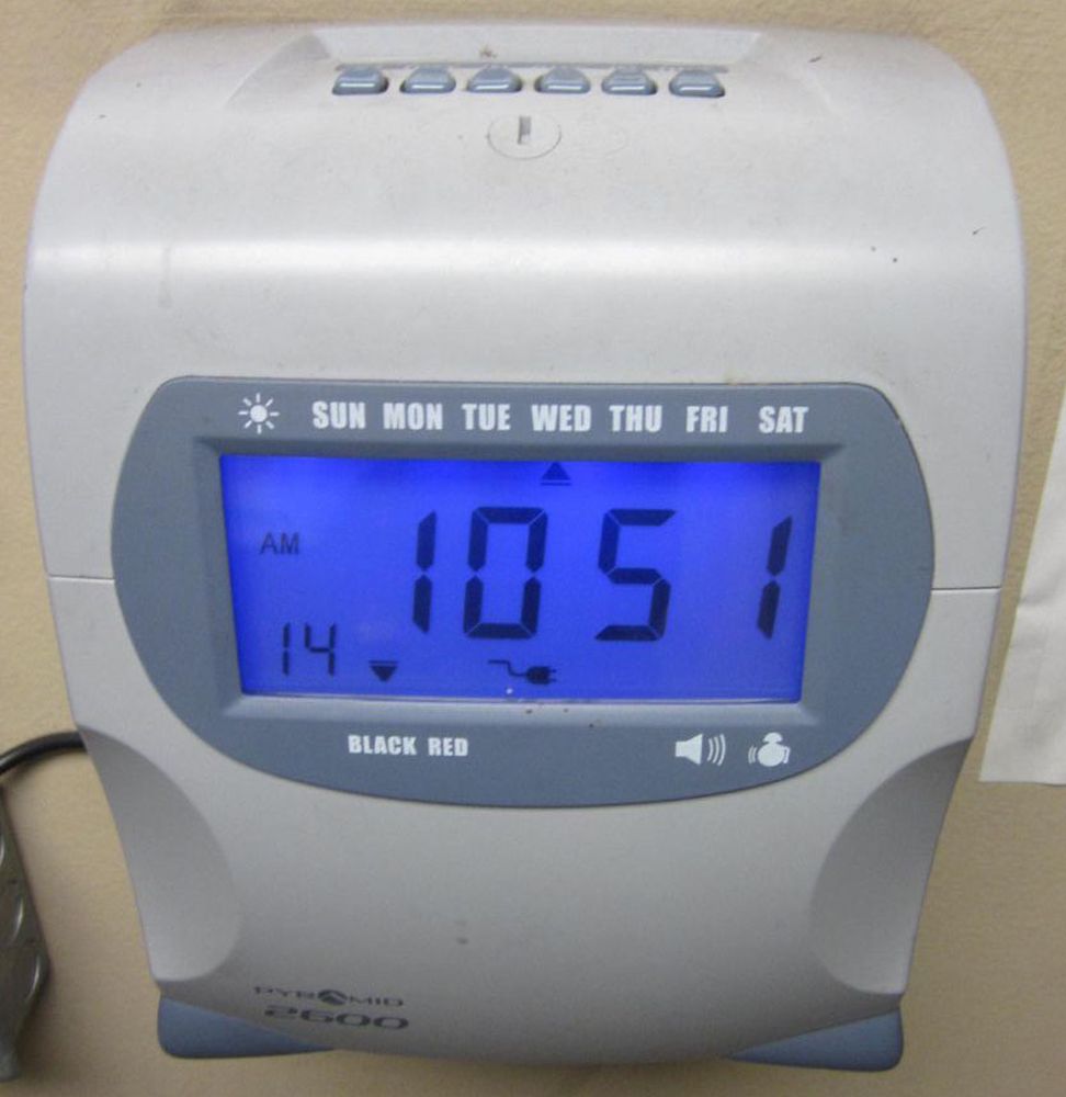 PYRAMID 2600 DIGITAL TIME CLOCK W/ 2 RACKS