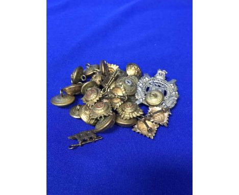 LOT OF BRASS ARMY BUTTONS