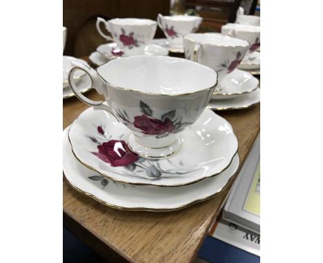 ROYAL ALBERT SWEET ROMANCE PART TEA SERVICE