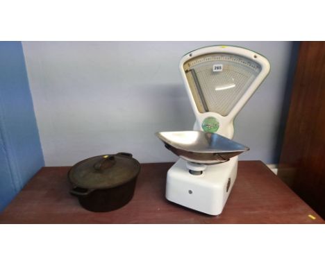 A saucepan and Avery scales