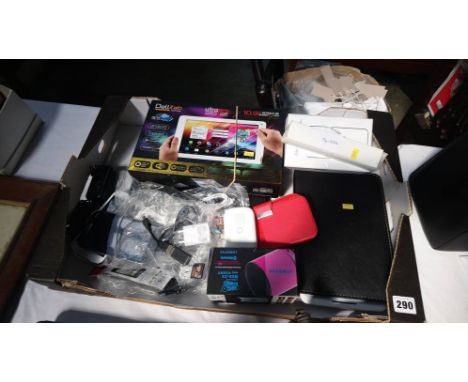 A tray of assorted, including Samsung phones, Bluetooth speaker and DelliTab etc.
