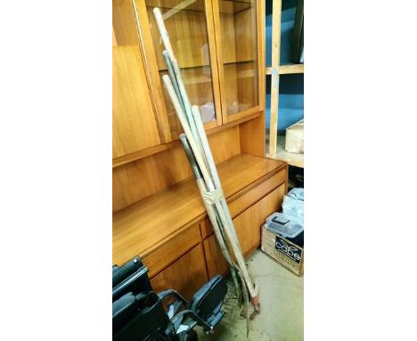 A quantity of garden tools