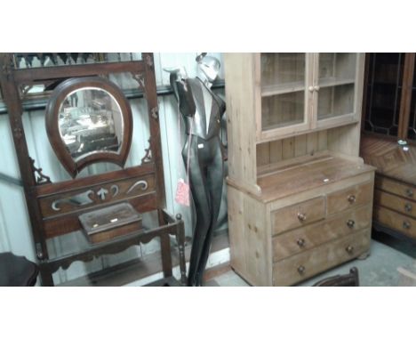 An Art Deco style mannequin