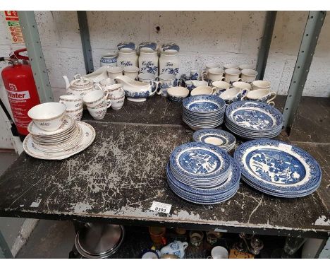 Churchill blue &amp; white ceramics, 3 ceramic condiment barrels &amp; other ceramics