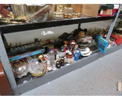Collectables to include a Lexikon 80 typewriter, light fittings, glassware etc