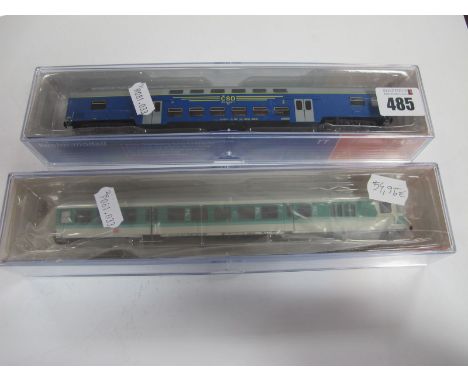 Two "Kuehn-Modell" Tt Scale Cased Coaches, Ref 41261 C.S.D Railway and Ref 41370 "DB" Railway, both appear unused.