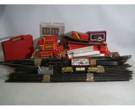 Railway - A mixed lot of railway items to include: An O Gauge live steam train engine possibly by Bing (No makers mark visibl