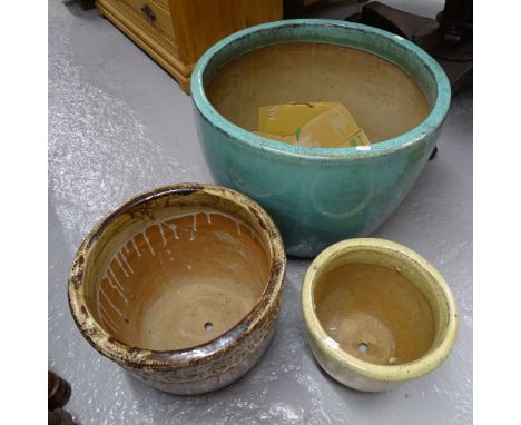 3 graduated ceramic glazed garden planter 